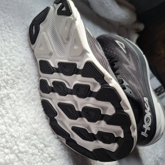 Hoka Clifton 9 Black and White - Women's Size 10 - Picture 12 of 16